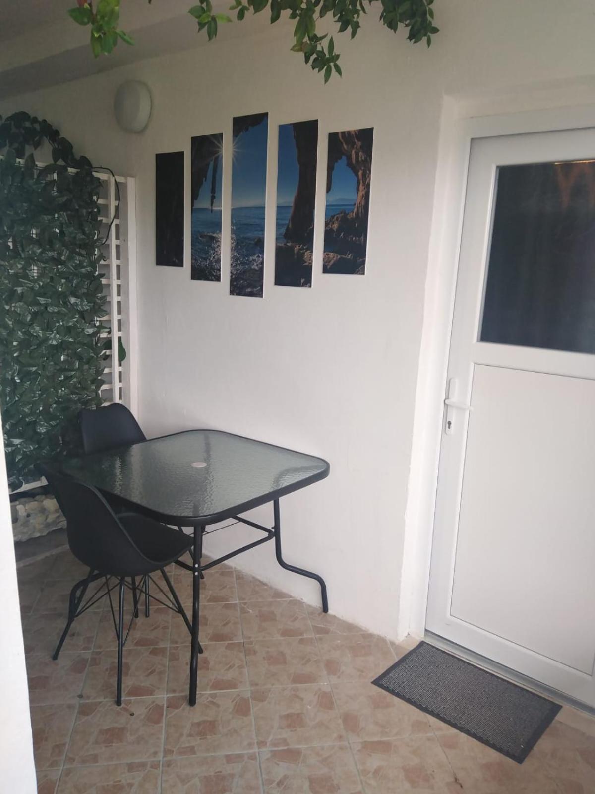 Apartman Iva Kuciste Ruang foto